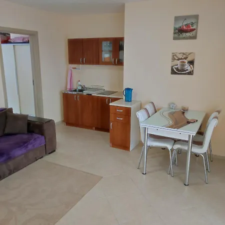 Kalia, Zweizimmer, Zweibalkon, Top-apartment Apartman *